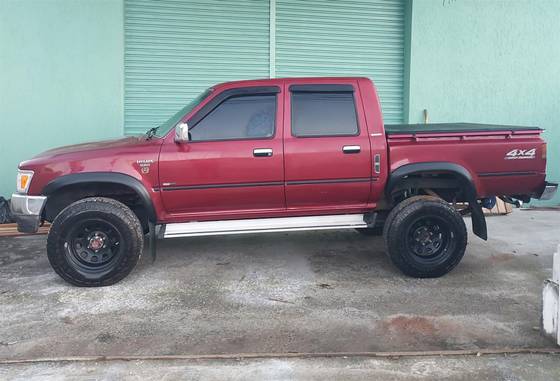 TOYOTA HILUX 2.8 SR5 4X4 CD 8V DIESEL 4P MANUAL TOYOTA HILUX 2.8 SR5 4X4 CD 8V DIESEL 4P MANUAL